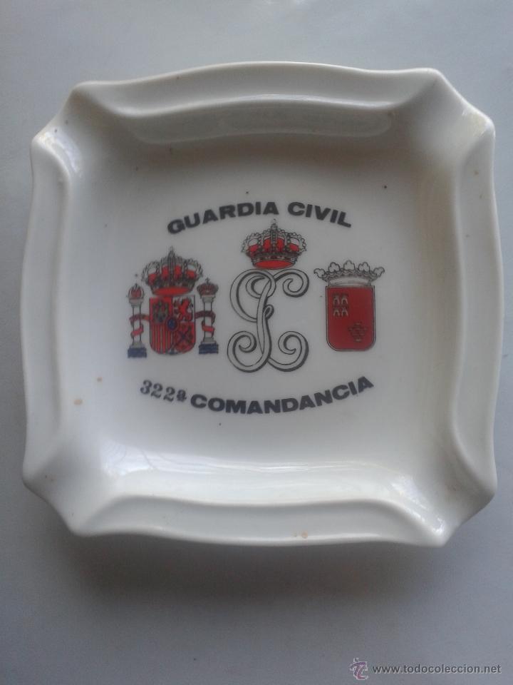 Military Antiques: Bandeja cenicero con la insignia de la Guardia Civil-322&ordf; comandancia Murcia