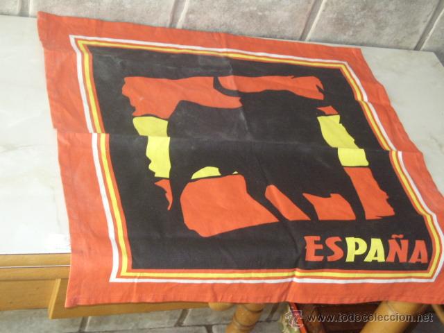 Militaria: PA&Ntilde;UELO & TAPETE TORO BANDERA ESPA&Ntilde;A,PARA ENMARCAR,ALGODON 100%.A&Ntilde;OS 70,SIN USO