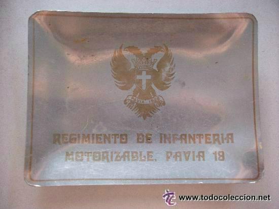 Military Antiques: CENICERO ANTIGUO DEL REGIMIENTO DE INFANTERIA MOTORIZABLE PAVIA 19 . EPOCA DE FRANCO . 9 x 12 cm.