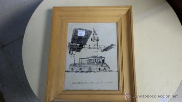 Militaria: AZULEJO DEL AERODROMO MILITAR DE CUATRO VIENTOS ENMARCADO
