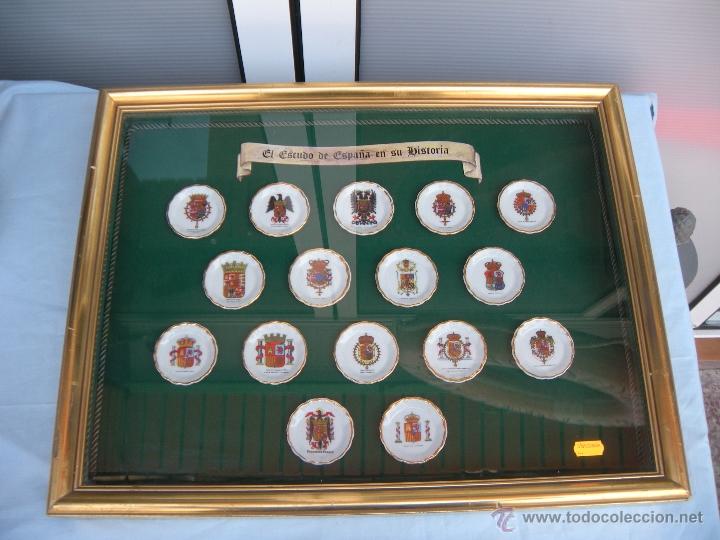 Military Antiques: CUADRO VITRINA DEL ESCUDO DE ESPA&Ntilde;A EN SU HISTORIA. 16 ESCUDOS