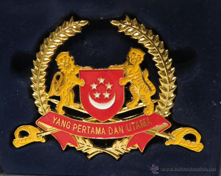 Military Antiques: PLACA EJ&Eacute;RCITO SINGAPUR ESCUDO r&eacute;plica