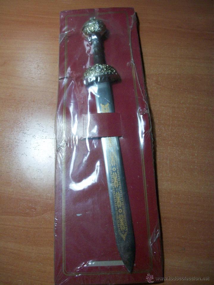 Military Antiques: Reproducci&oacute;n arma antigua.