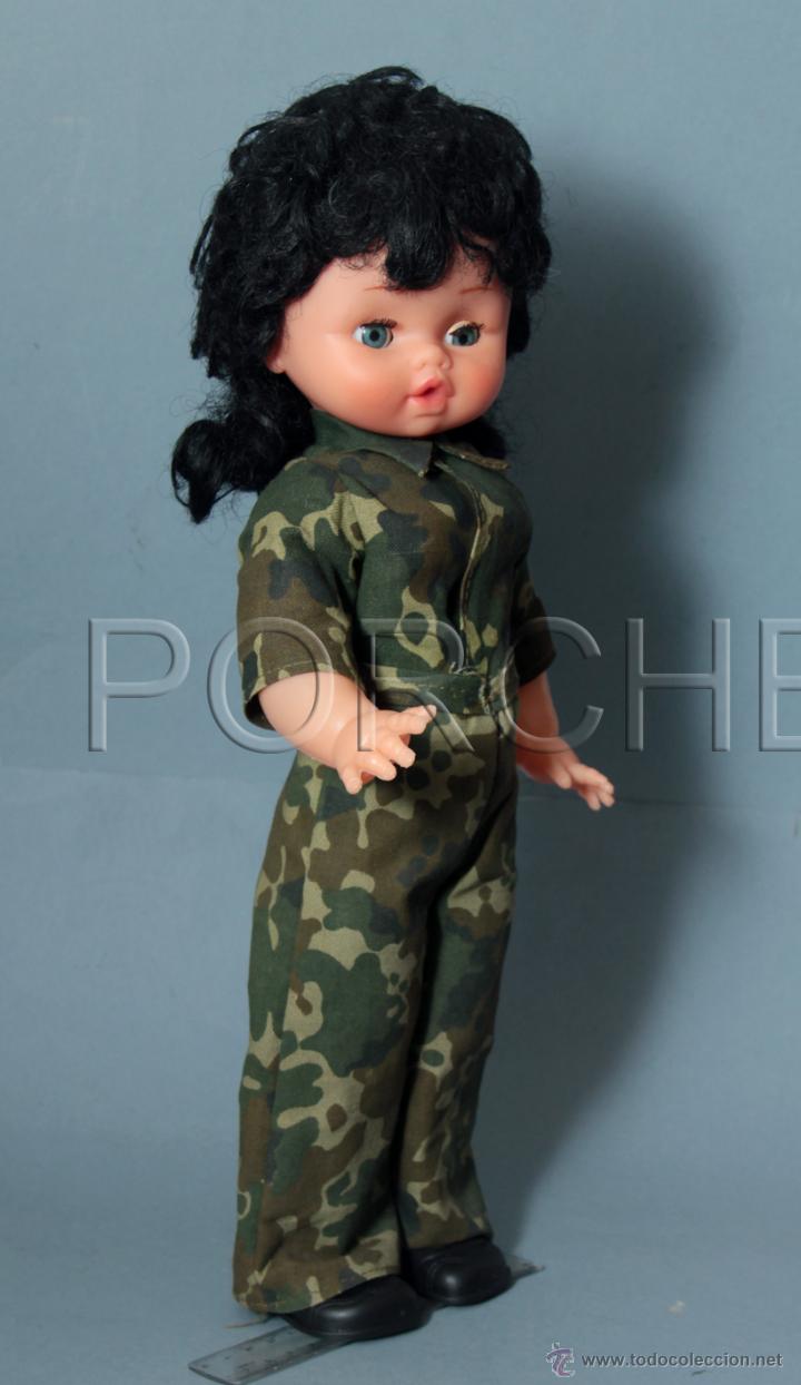 Military Antiques: 1 MU&Ntilde;ECA CON UNIFORME BOSCOSO A&Ntilde;OS 80-90, RECUERDO T&Iacute;PICO DE LA MILI, 43 CM.