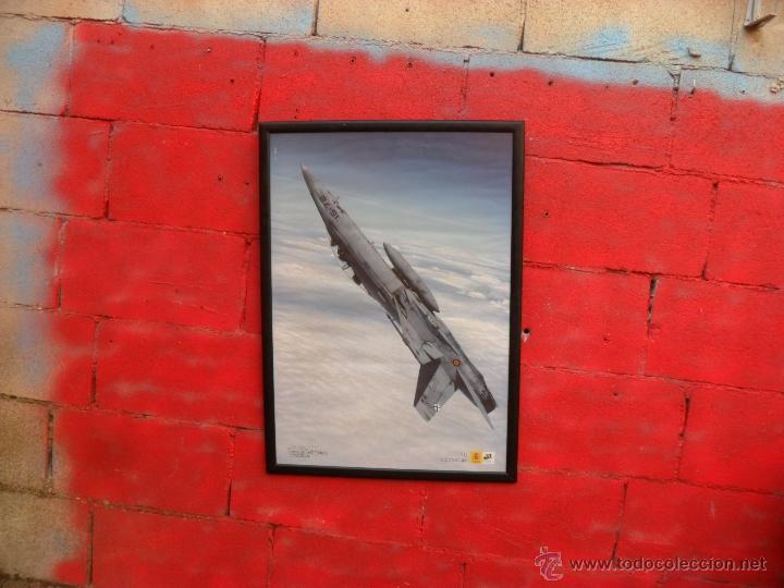 Military Antiques: lamina avion F-18,gran tama&ntilde;o ,logo ministerio de defensa,con cristal o metacrilato