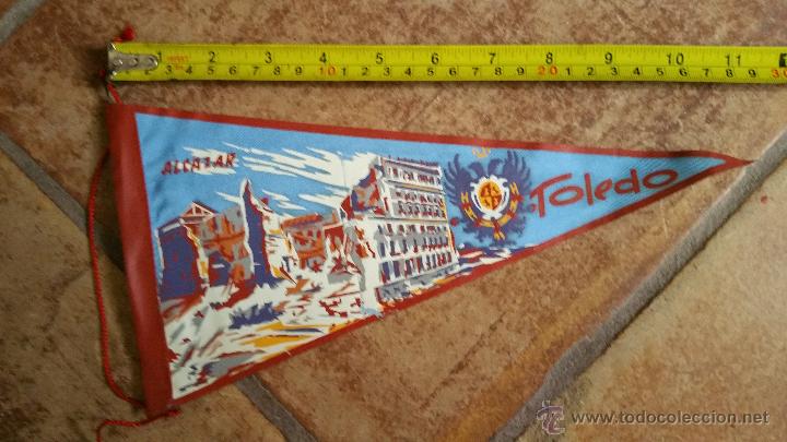 Military Antiques: Banderin a&ntilde;os 50 del alcazar de toledo