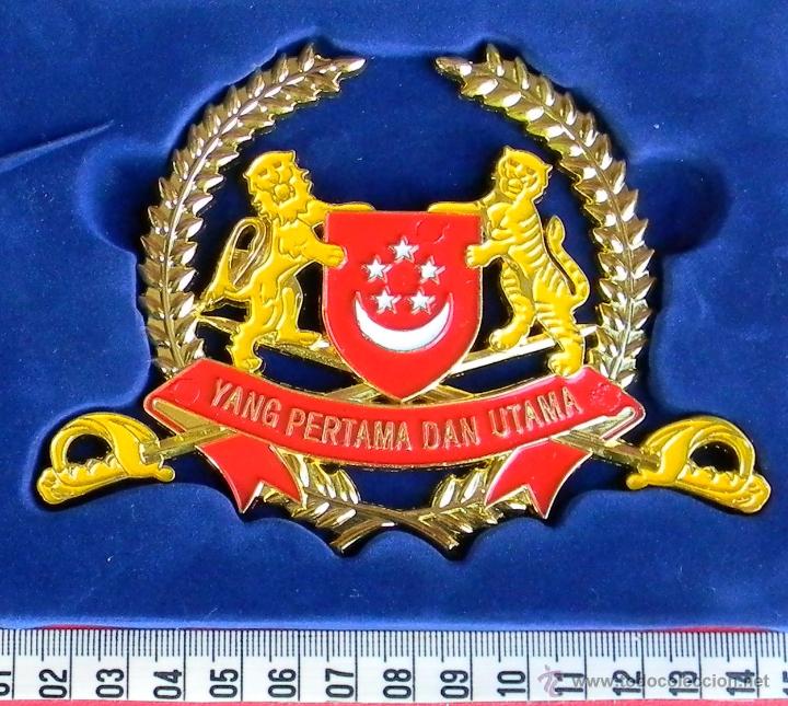 Military Antiques: Replica Museum - Insignia de gorra de Policia de la Ciudad Prohibida de Pekin - China