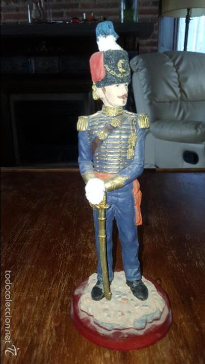 Militaria: SOLDADO DE CABALLERIA EN RESINA