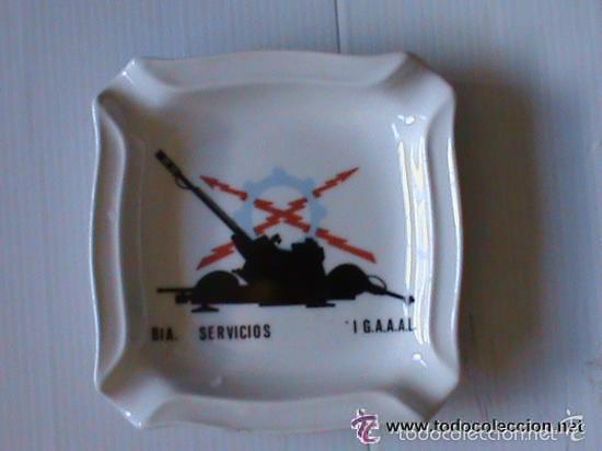 Militaria: CENICERO DE CERAMICA DE LA BIA. SERVICIOS I G.A.A.A.L. BATERIA ARTILLERIA ANTIAEREA