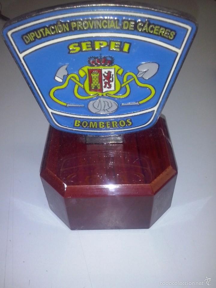 Military Antiques: metopa cuerpo de bomberos caceres