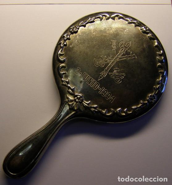 Militaria: Espejo con el emblema de la legi&oacute;n grabado.