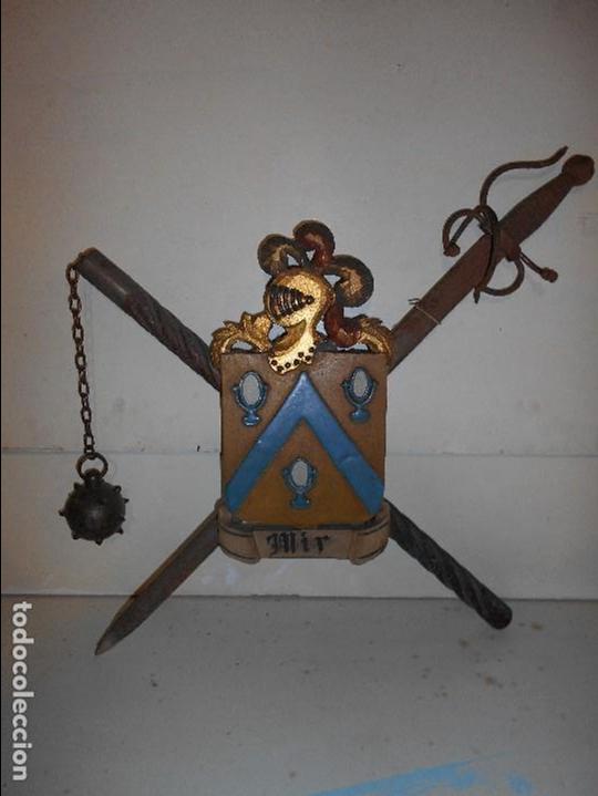 Military Antiques: ESCUDO HERALDICO CON CACHIPORRA DE HIERRO Y ESPADA