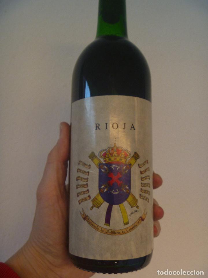 Militaria: BOTELLA DE VINO DE RIOJA PARA EL REGIMIENTO DE ARTILLERIA DE CAMPA&Ntilde;A N&ordm; 11 ... SIN ABRIR
