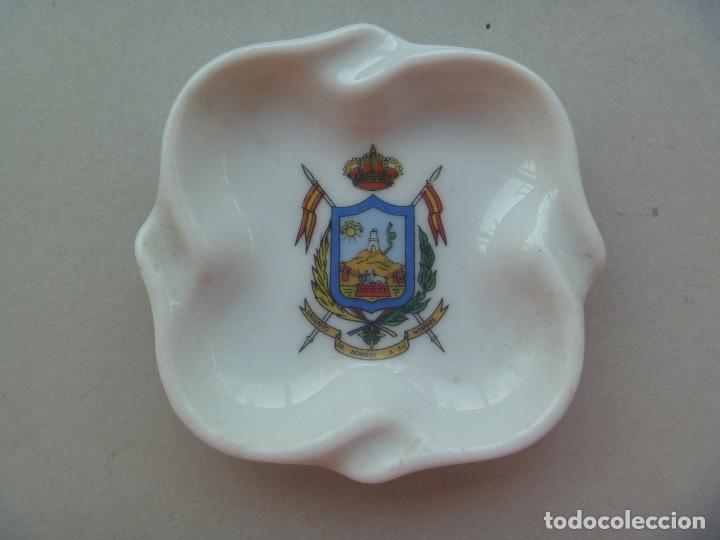 Militaria: PEQUE&Ntilde;O CENICERO  DEL REGIMIENTO DE CABALLERIA SAGUNTO N&ordm; 7. CERAMICA