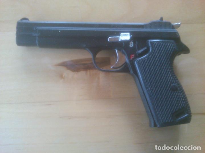 Militaria: R&eacute;plica pistola  de peque&ntilde;o tama&ntilde;o