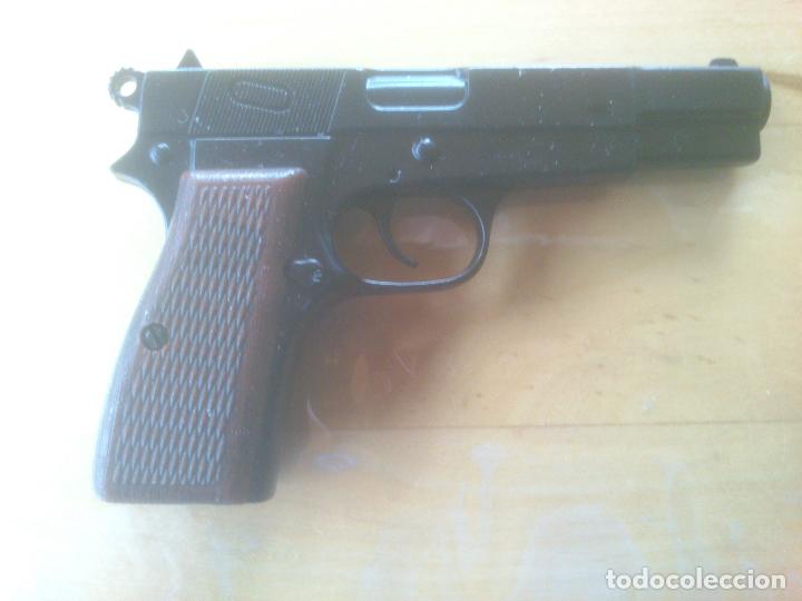 Militaria: R&eacute;plica pistola de peque&ntilde;o tama&ntilde;o