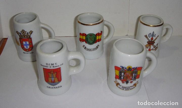 Military Antiques: Colecci&oacute;n de 5 Jarras de Cer&aacute;mica en Miniatura.