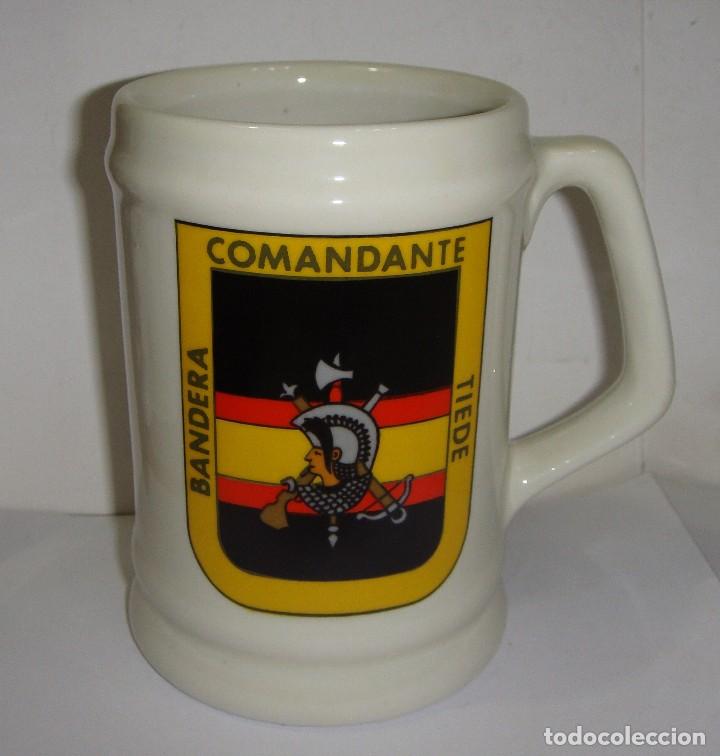 Military Antiques: Jarra de Colecci&oacute;n. Cer&aacute;mica. Bandera - Comandante - Teide.