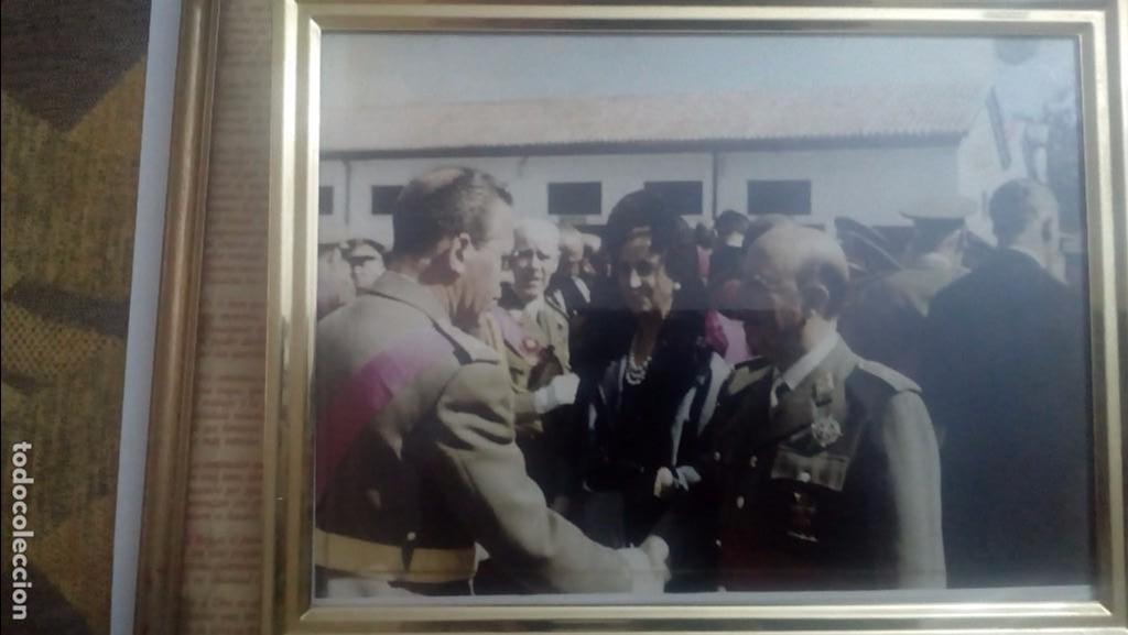 Military Antiques: cuadro saludando a Franco y carmen polo