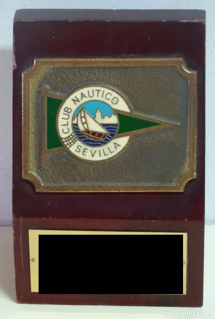 Militaria: RECUERDO DECORATIVO. CLUB NA&Uacute;TICO DE SEVILLA. DEDICADO A&Ntilde;O 1989. 15 CM. 510 GR