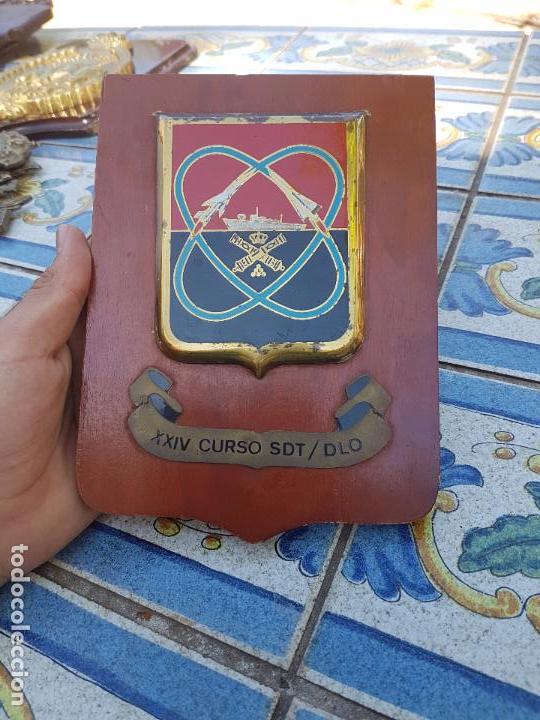 Militaria: ANTIGUA METOPA MILITAR DEL CURSO XXIV