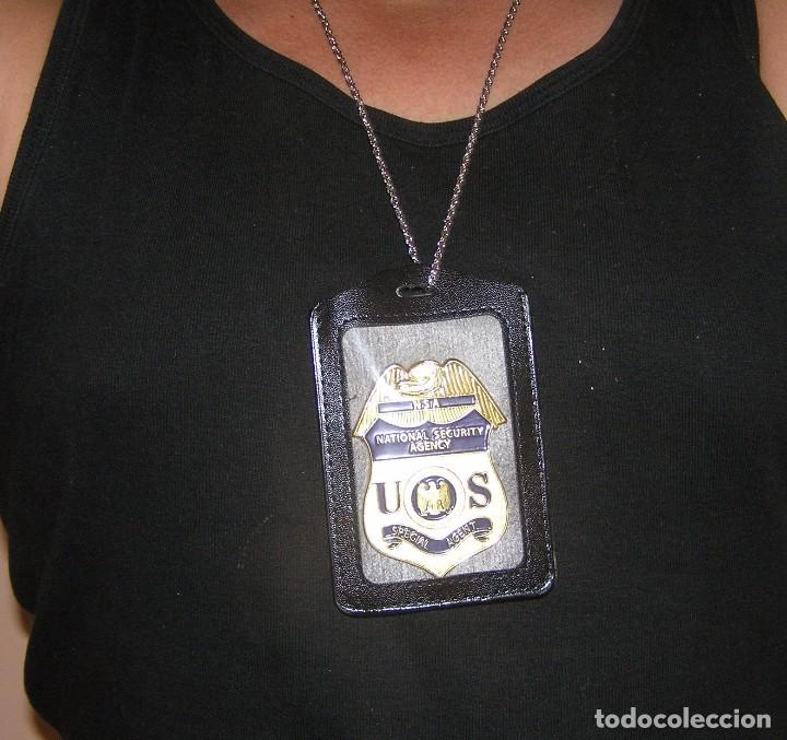 Militaria: Placa agente secreto NSA National Security Agency con portaplaca y adaptador cinturon Espia MISTERIO