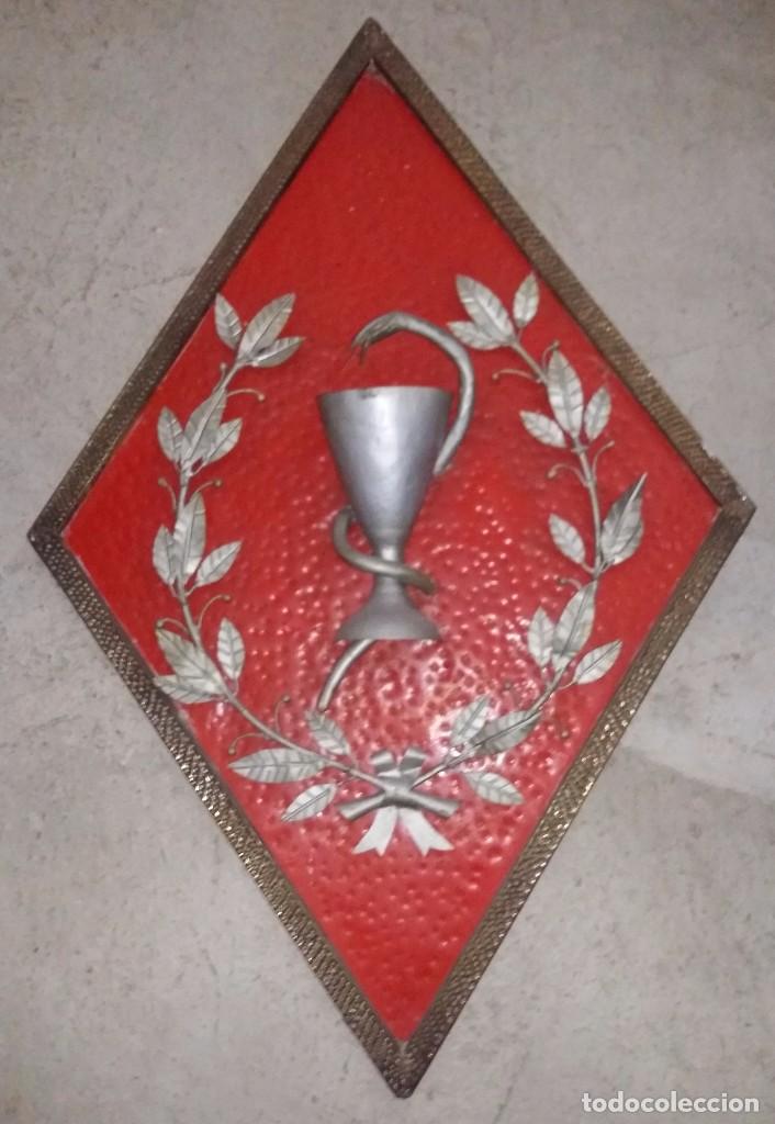 Military Antiques: Rombo de farmacia, 90 x 60 cm