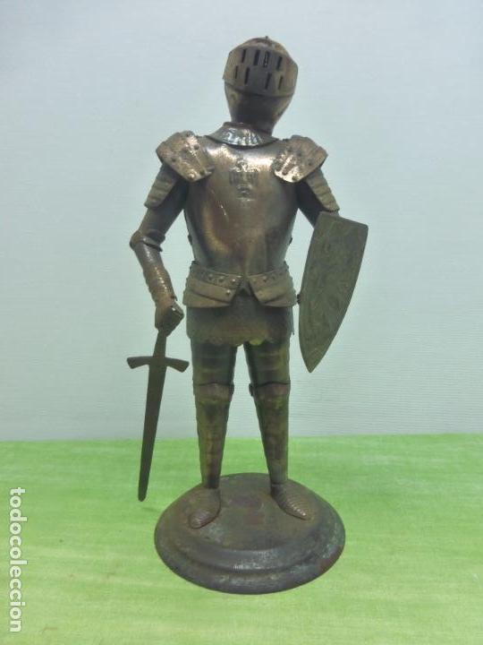 Military Antiques: ANTIGUA FIGURA GUERRERO MEDIEVAL DE METAL - CELADA M&Oacute;VIL - MUY DECORATIVA IDEAL PARA BIBLIOTECA -