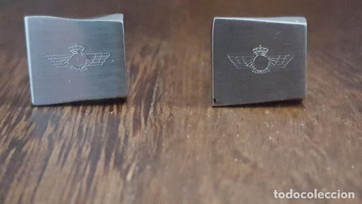 Militaria: Gemelos en acero emblema del Ej&eacute;rcito del Aire. Son de la primera d&eacute;cada del Siglo XXI.