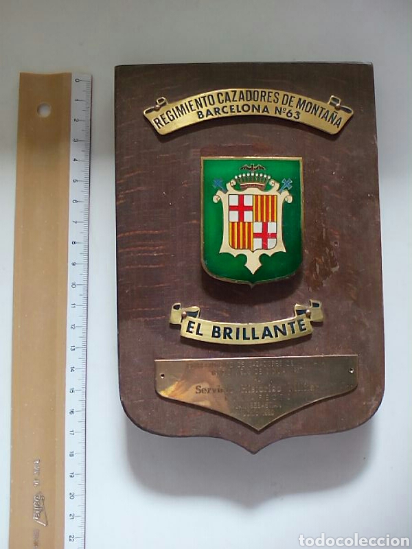 Military Antiques: METOPA REGIMIENTO CAZADORES DE MONTA&Ntilde;A BARCELONA N 63 EL BRILLANTE