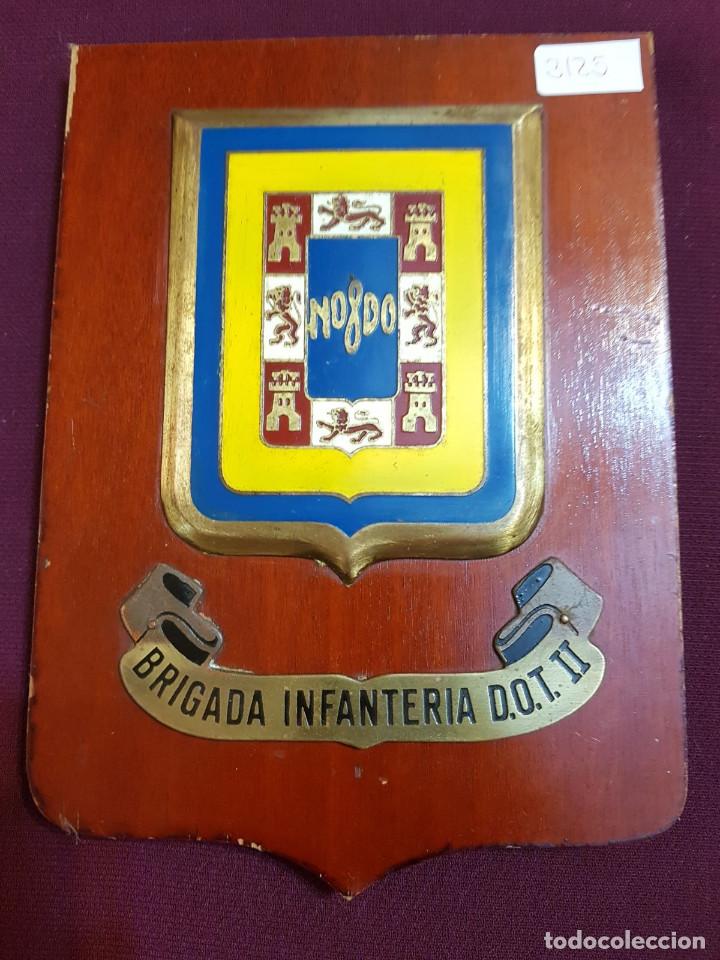Military Antiques: METOPA BRIGADA INFANTERIA DOT II. SEVILLA