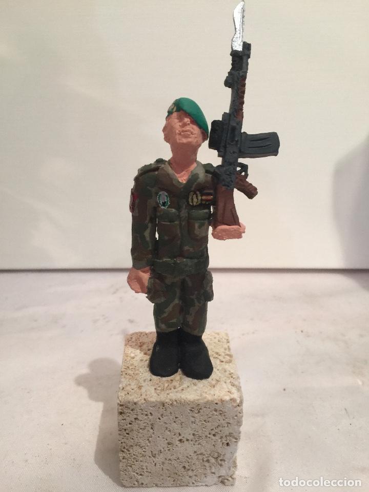 Military Antiques: MINIATURA DE PRIMERO COE - CON FUSIL
