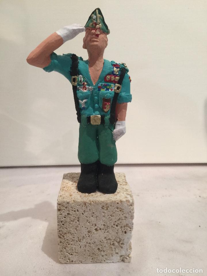 Military Antiques: MINIATURA DE CAPIT&Aacute;N DE LA LEGI&Oacute;N - SALUDO