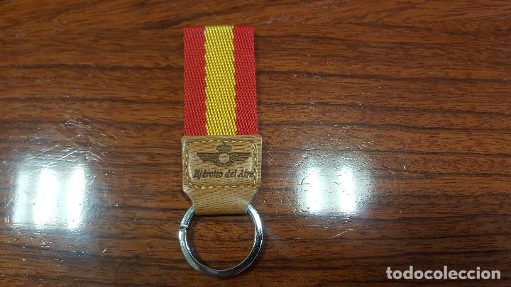 Military Antiques: Llavero en cuero y textil promocional del Ej&eacute;rcito del Aire