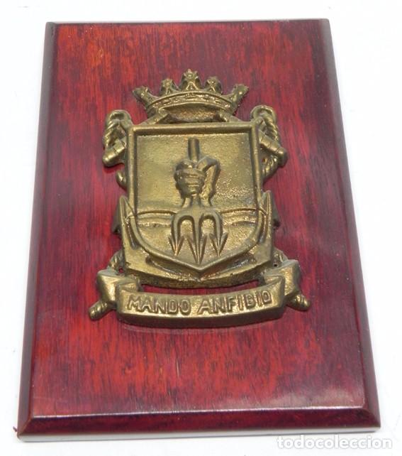 Military Antiques: METOPA MANDO ANFIBIO, REALIZADA EN BRONCE Y MADERA, MIDE 19 X 13,5 CMS.
