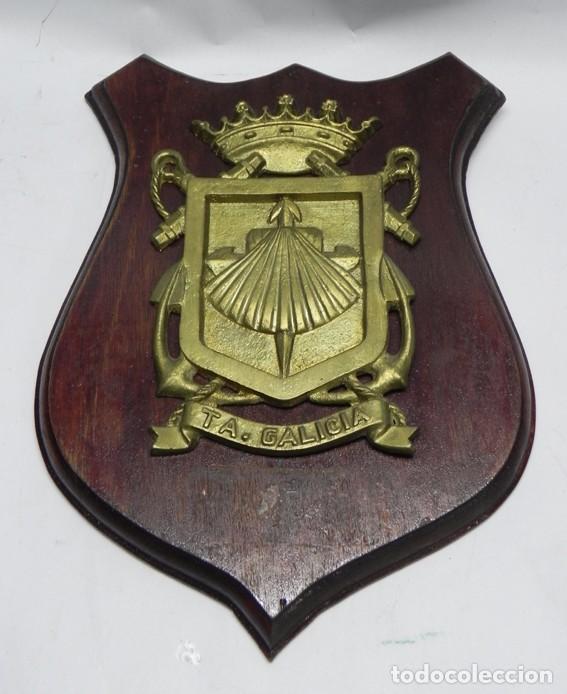Militaria: Metopa de la Armada Espa&ntilde;ola. TA. GALICIA. Realizada en Madera y Bronce. Mide 30 x 21 cm