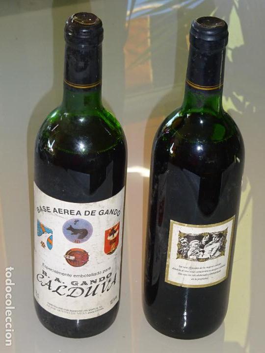 Militaria: BOTELLA VINO TINTO MILITAR. 75 CL. BASE AEREA DE GANDO. EJ&Eacute;RCITO AIRE. ESCUADRON 461 462 802. 1,2 KG