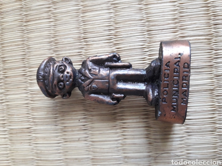 Militaria: Figura Maciza de Cobre Bronce Policia Municipal