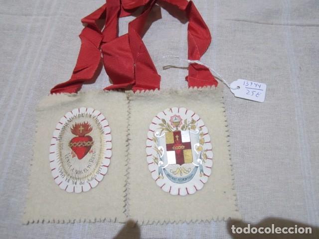 Military Antiques: Escapulario de tela Apostolado de la Oraci&oacute;n. 7,5 x 10 cms.