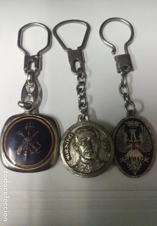 Military Antiques: lote de 3 llaveros militares