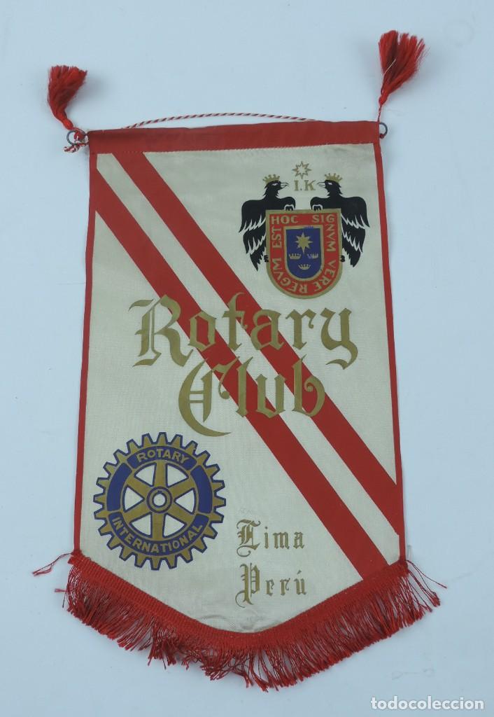Militaria: BANDERIN DEL ROTARY CLUB, ROTAY INTERNACIONAL, LIMA, PERU, MIDE 29 CMS DE LARGO.