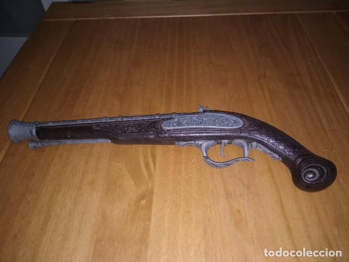 Military Antiques: Pistola.decorativa