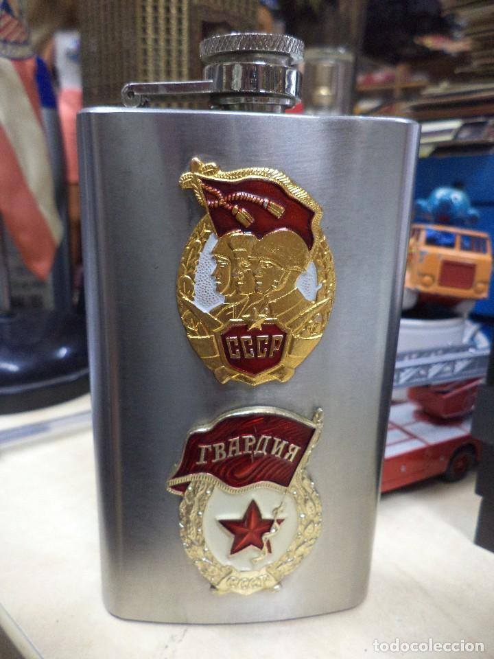 Militaria: Petaca de la antigua Uni&oacute;n Sovi&eacute;tica.Infanter&iacute;a rusa.URSS - CCCP.Guerra Fr&iacute;a.