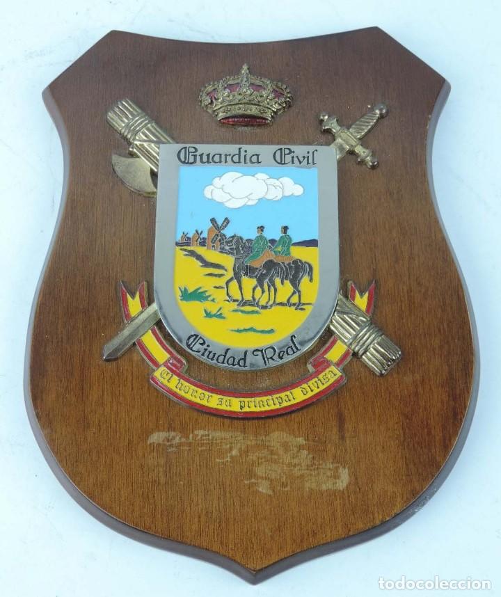 Military Antiques: METOPA ESMALTADA DE LA GUARDIA CIVIL DE CIUDAD REAL, EL HONOR SU PRINCIPAL DIVISA, GRAN TAMA&Ntilde;O, MIDE