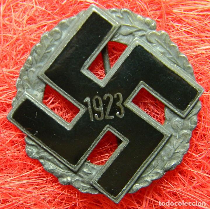 Militaria: Traditions-Gau-Abzeichen - Placa conmemorativa del Partido NSDAP. Dimensiones 43 mm.