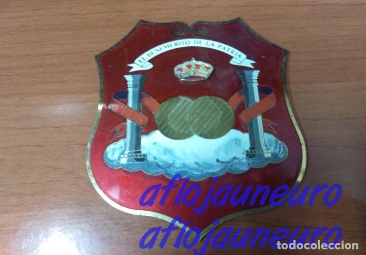 Military Antiques: Chapa escudo esmalte Regimiento de infanteria ''America'' n&ordm; 66 El benemerito de la patria