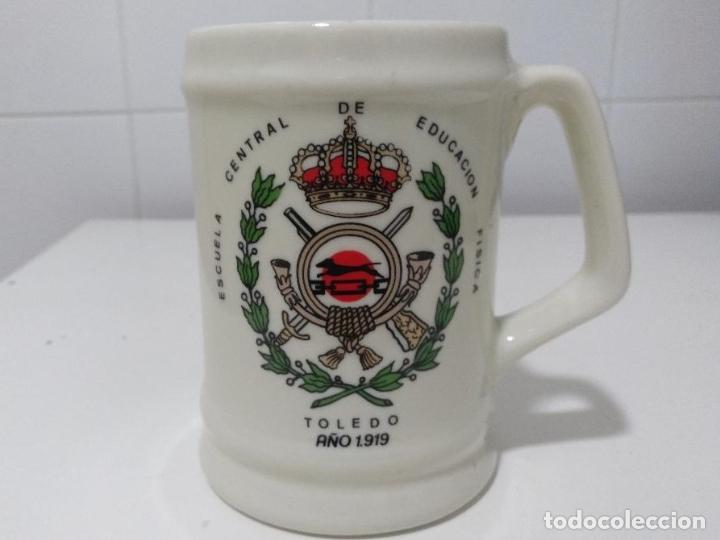 Military Antiques: JARRA CERVEZA ESCUELA CENTRAL DE EDUCACION FISICA ET.