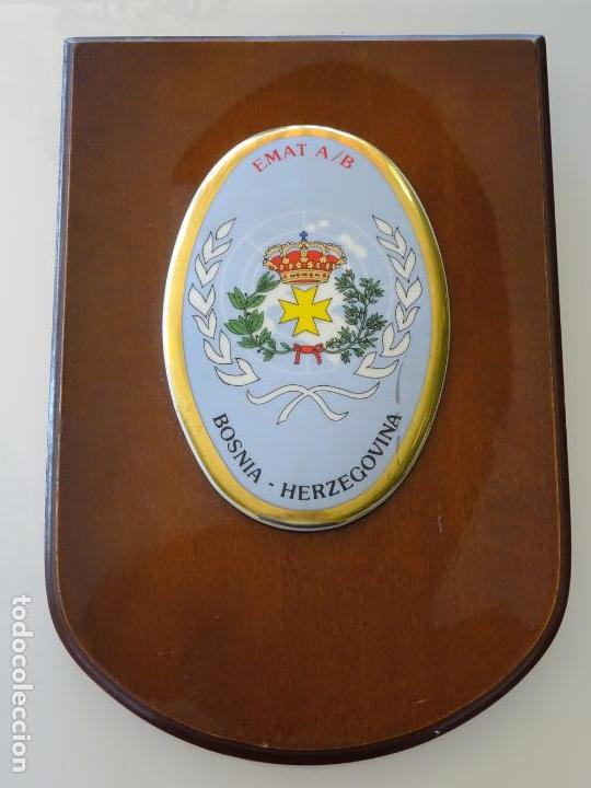 Militaria: METOPA MILITAR. CUERPO DE SANIDAD MILITAR. MISI&Oacute;N EMAT A/B EN BOSNIA HERZEGOVINA. 29 X 19 CM. 950 GR
