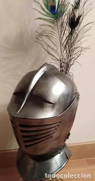 Military Antiques: Casco de armadura