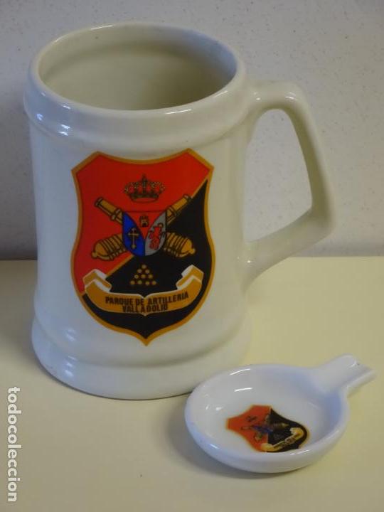 Militaria: JARRA Y CENICERO DE CER&Aacute;MICA MILITAR. PARQUE DE ARTILLER&Iacute;A VALLADOLID. 13 CM. 600 GR